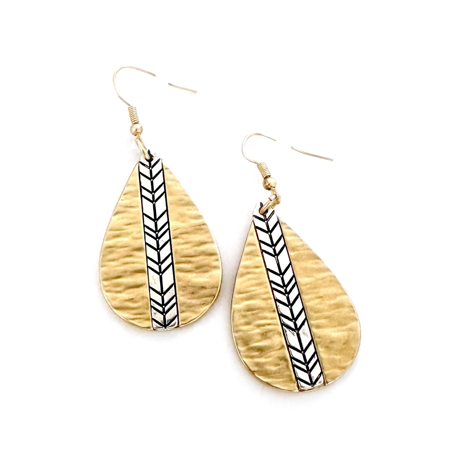Wyo-Horse Wholesale Western Fashion Jewelry -JE499-Center-Channel-Teardrop-Earrings