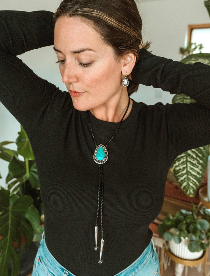 Turquoise Centered Bolo Tie Necklace Set - Wyo-Horse - cheap cowgirl western fashion jewelry